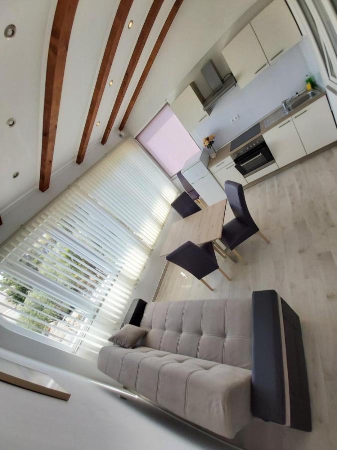 Apartments Adria Jadrija Exterior foto